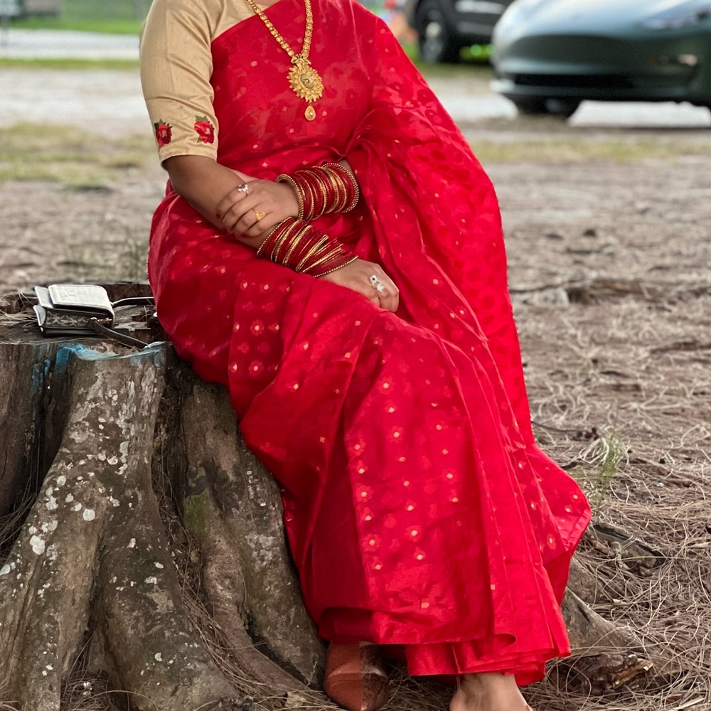 Red saree - Picture 3 of 4
